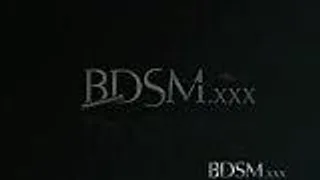 Bdsm xxx junge Teen sklavin lutscht Schwanz