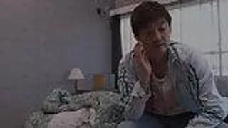 Süsse junge Frau liebt einen Schwanz