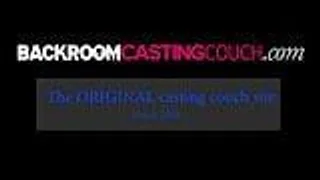 Milf mit unglaublich großen Titten beim Casting angespritzt
