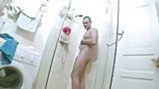 Teen Pussy in der Dusche gefickt